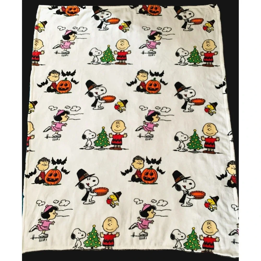 2018 Peanuts Snoopy Halloween Thanksgiving Christmas Fleece Throw Blanket, NWOT